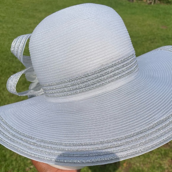 Hat - Picture 3 of 6